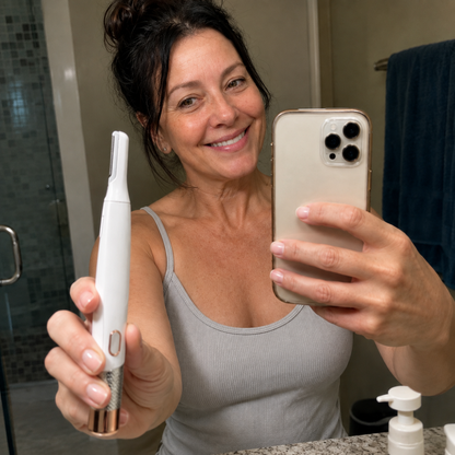 LumiGlide Pro — Premium Micro-Guarded Facial Razor